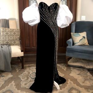 COPY - Sz 8 Black Velvet Jovani